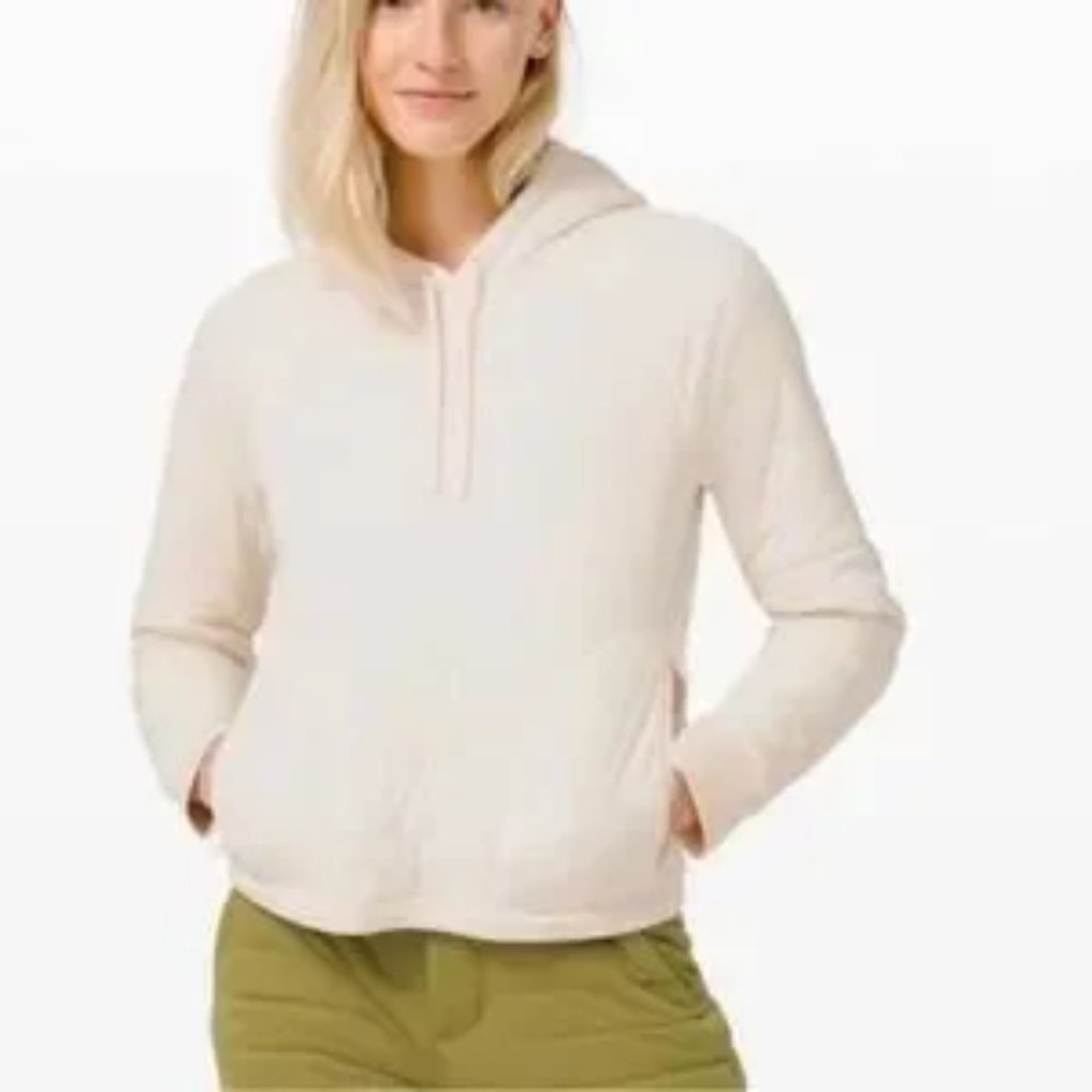 Lululemon Dynamic Movement ivory off white puffer hooded cropped coat size 4 -